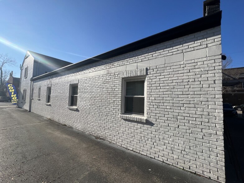 More Photos Of 322 E Main St, Batavia Office For Sale