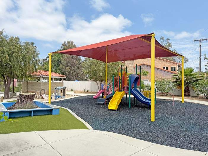 More Photos Of 867 Sycamore Ave, Vista Daycare Center For Lease