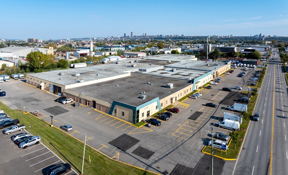 More Photos Of 650 Av Godin, Québec Warehouse For Lease