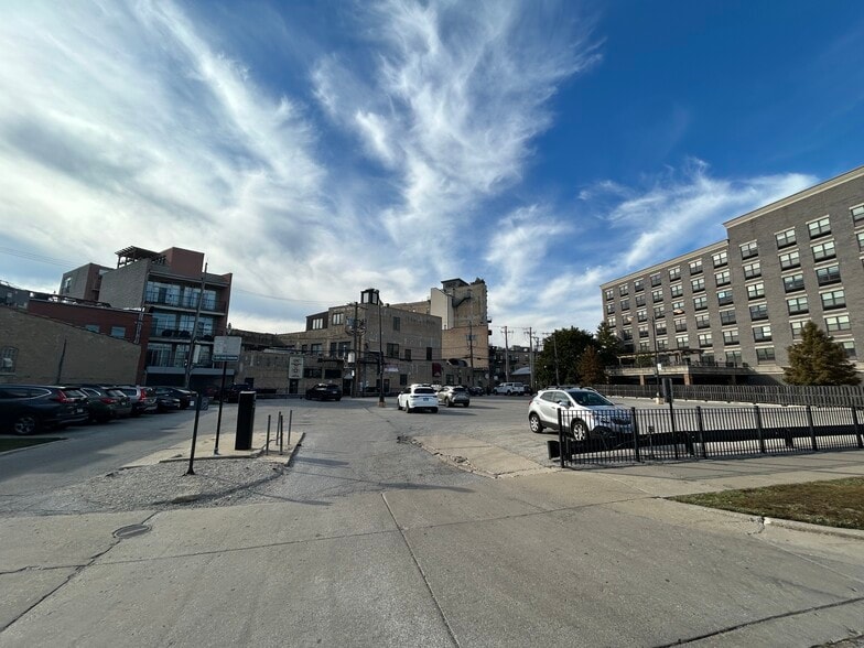 More Photos Of 3145-3167 N Lincoln Ave, Chicago Apartments For Lease