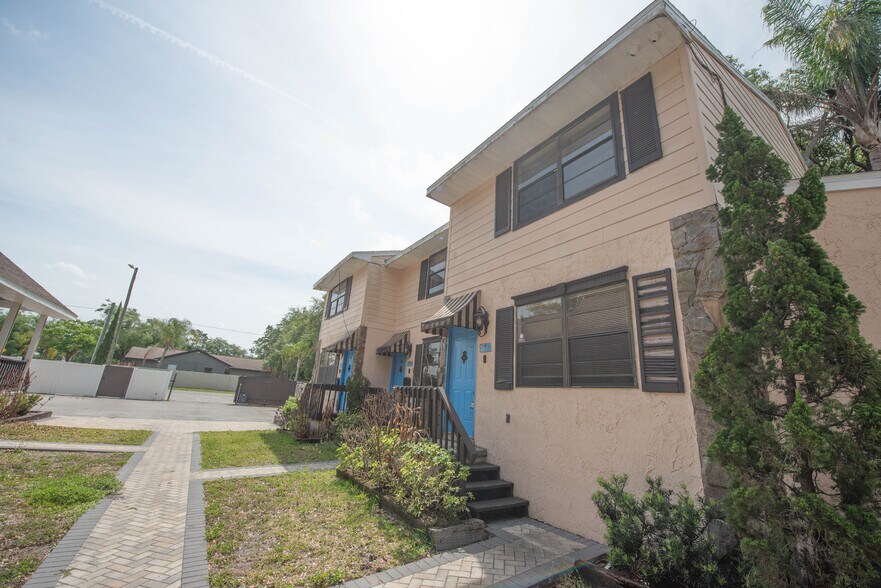 Primary Photo Of 12216 N 59th St, Tampa Apartments For Sale