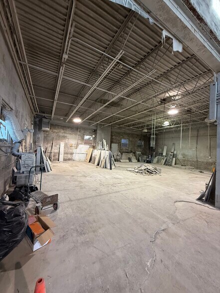 More Photos Of 1710 Bronxdale Ave, Bronx Showroom For Sale