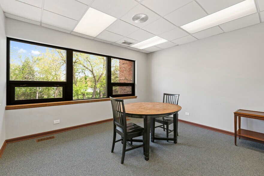 More Photos Of 501 W Ogden Ave, Hinsdale Medical For Sale
