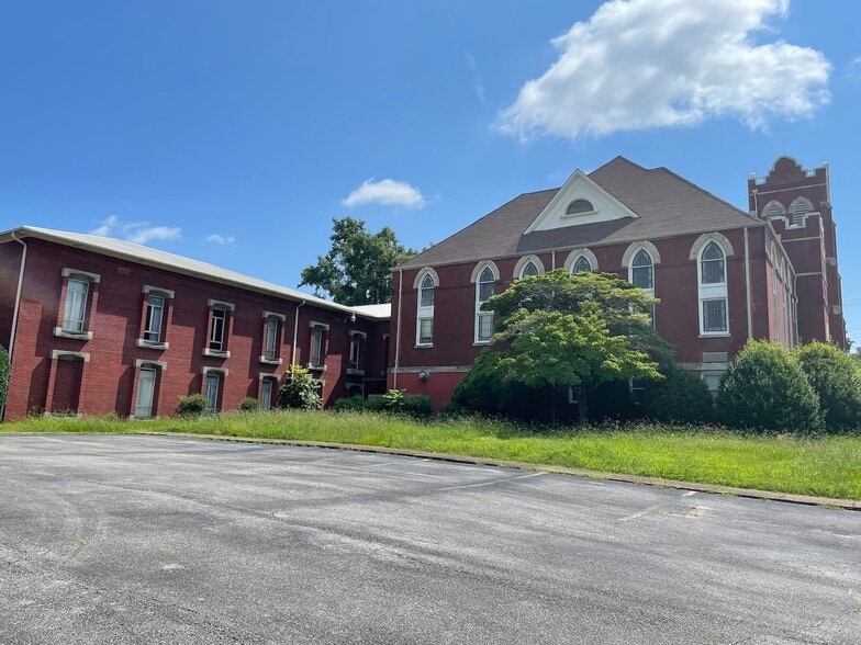 More Photos Of 400 East St N, Talladega Religious Facility For Sale