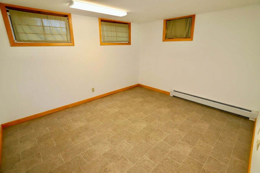 More Photos Of 41 Highland Ave, Newport Warehouse For Sale