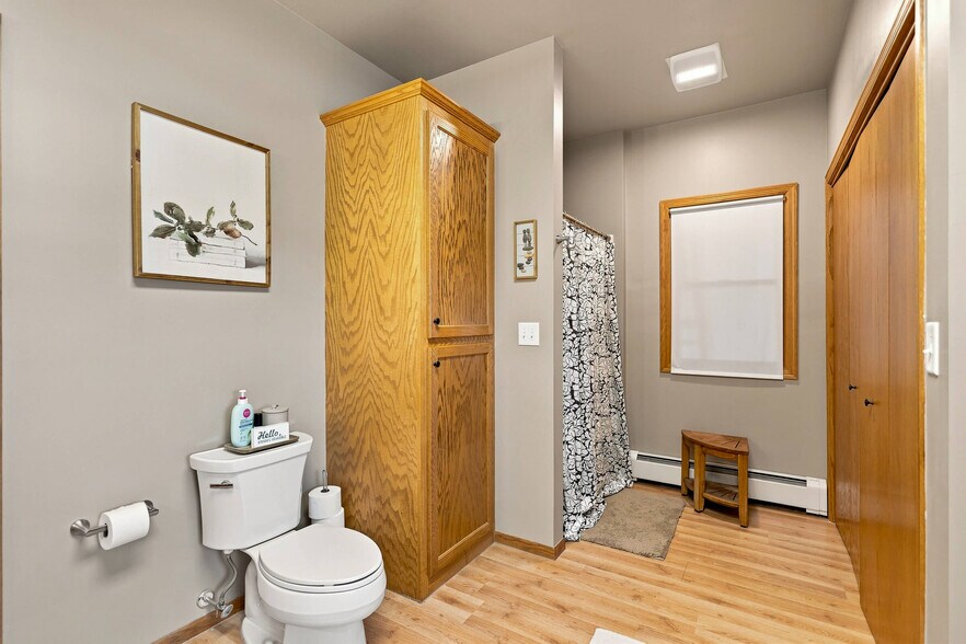 More Photos Of 308 N Wisconsin Dr, Sheboygan Freestanding For Sale