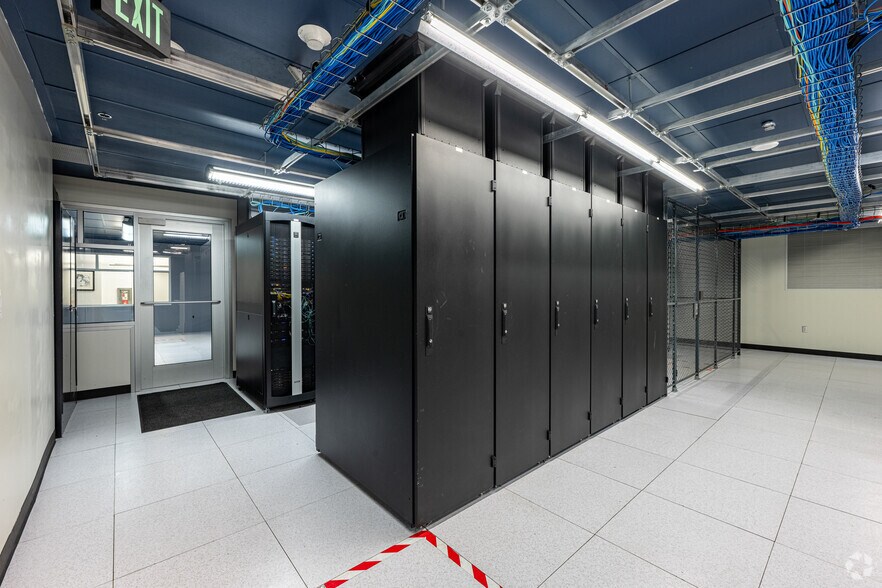 More Photos Of 3250 Wilshire Blvd, Los Angeles Office For Lease