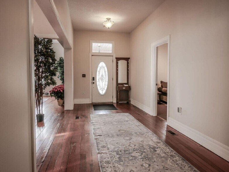 More Photos Of 203 W Washington Ave, Athens Freestanding For Sale