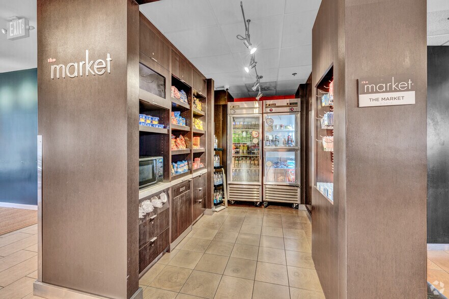 More Photos Of 9190 Gulf Fwy, Houston Hospitality For Sale