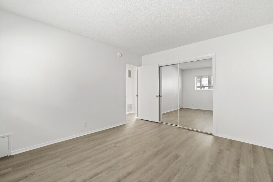 More Photos Of 1236 McClellan Dr, Los Angeles Apartments For Sale