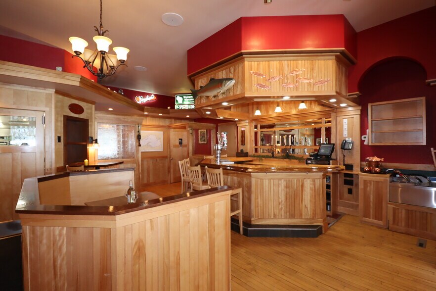 More Photos Of 250 Rittenhouse Ave, Bayfield Restaurant For Sale