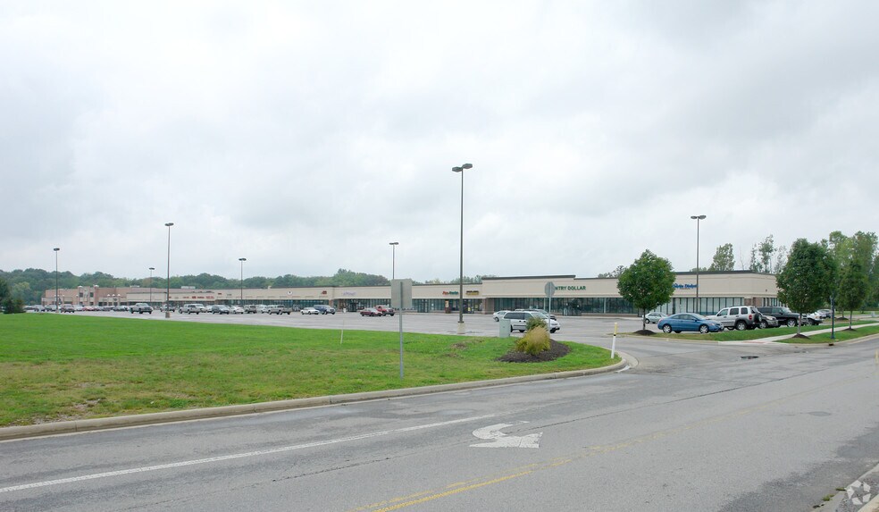 Primary Photo Of 548-658 E Broad St, Pataskala Storefront For Lease