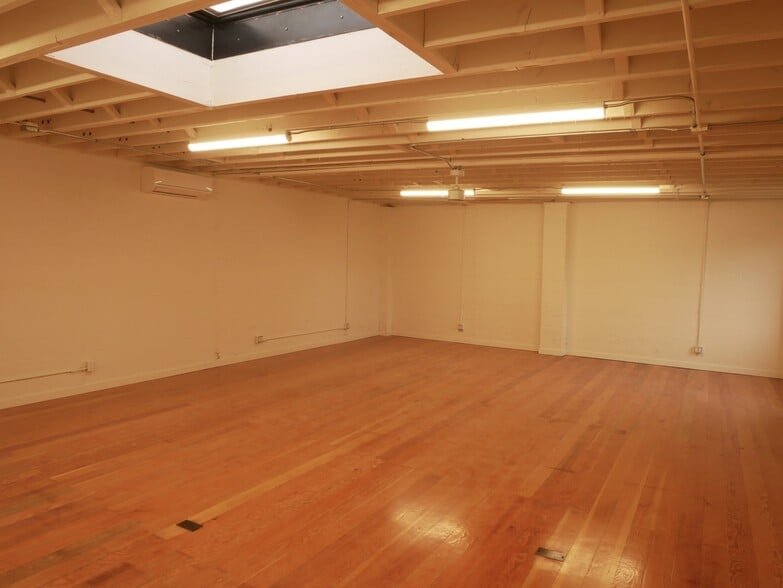 More Photos Of 141 N Ventura Ave, Ventura Unknown For Lease