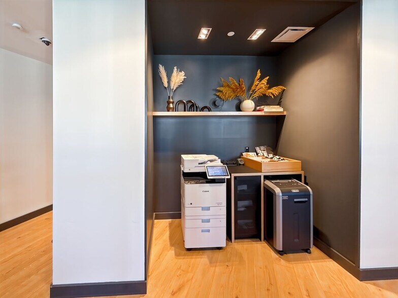 More Photos Of 1601 5th Ave, Seattle Coworking Space