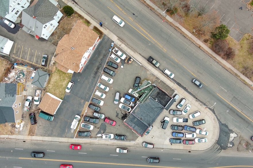 More Photos Of 385 New Park Ave, Hartford Auto Repair For Sale