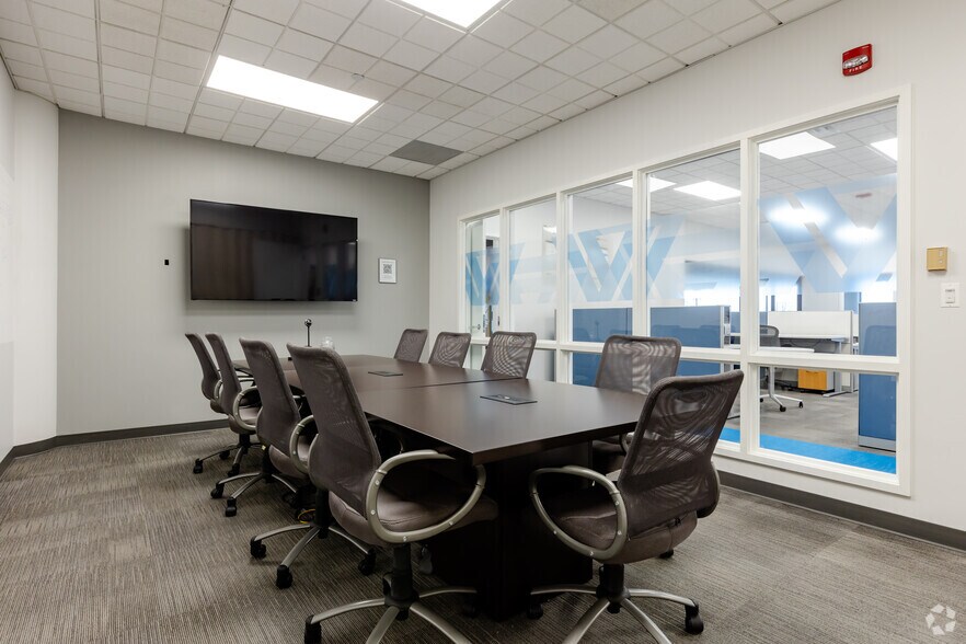 More Photos Of 4949 Harrison Ave, Rockford Office For Lease