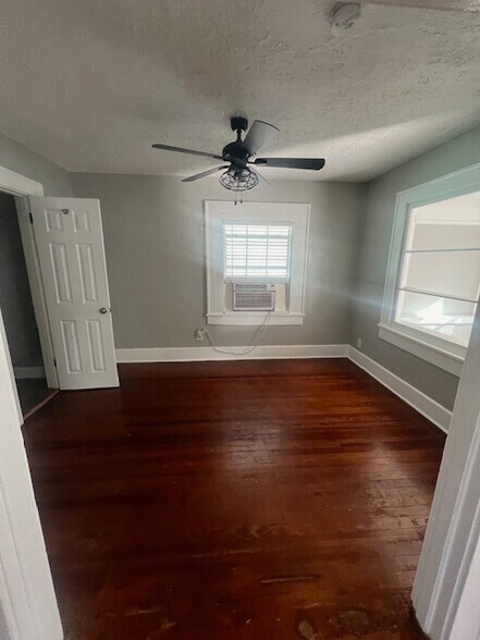 More Photos Of 619 Kirkwood Ter N, Saint Petersburg Apartments For Sale