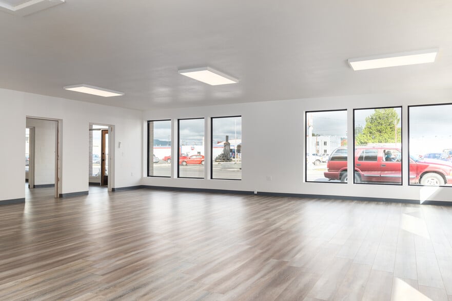 More Photos Of 315 State St, Sedro Woolley Storefront For Sale