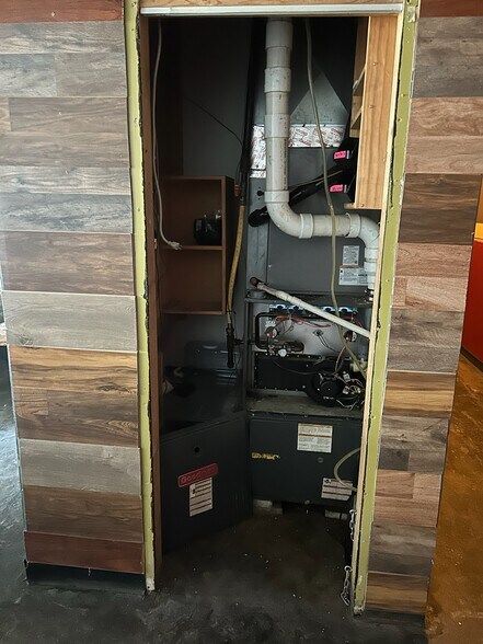 More Photos Of 120-126 Oakland ave, Decatur General Retail For Lease