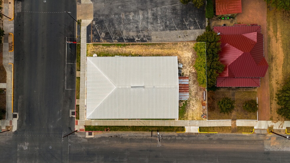 More Photos Of 112 N Orange St, Fredericksburg Storefront Retail Office For Sale