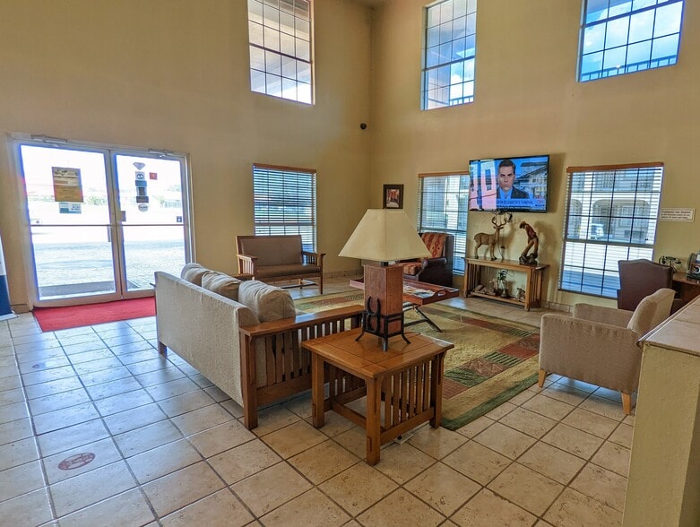 More Photos Of 207 US Highway 77 S, Hallettsville Hotel For Sale