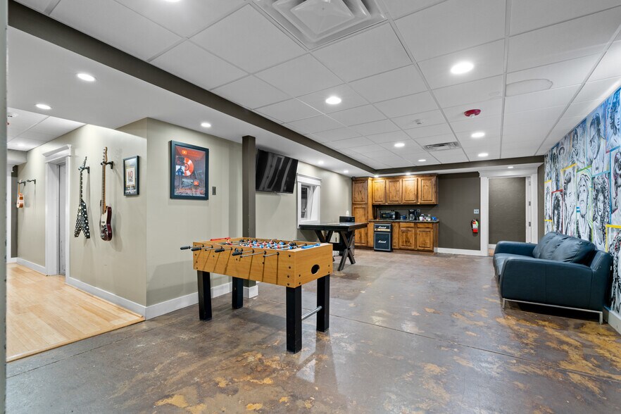 More Photos Of 2908 Epperly Dr, Del City Loft Creative Space For Sale