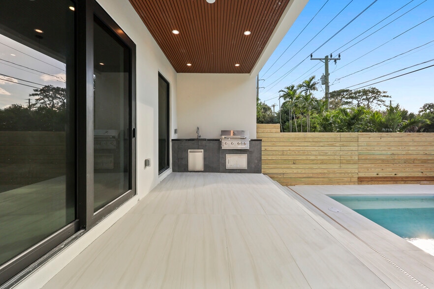 More Photos Of 1321 NE 13th Ave, Fort Lauderdale Multifamily For Sale