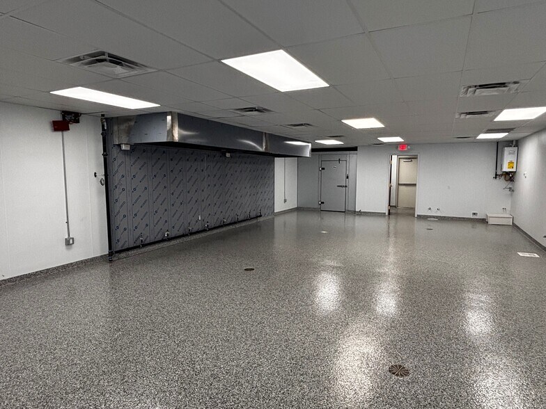 More Photos Of 2714 Bomar Ave, Dallas Restaurant For Lease