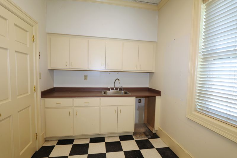 More Photos Of 305 New Neely Ferry Rd, Mauldin Bank For Lease