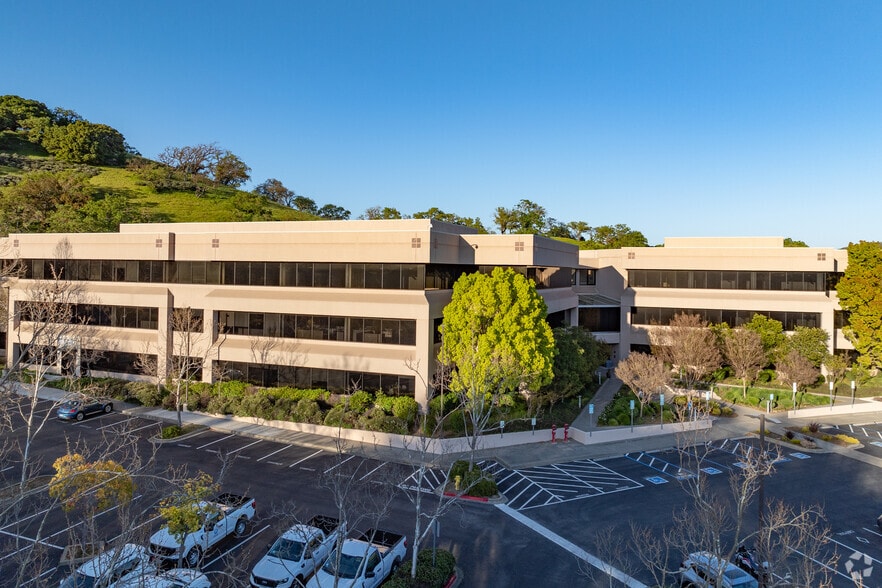 More Photos Of 100 Wood Hollow Dr, Novato Office For Lease
