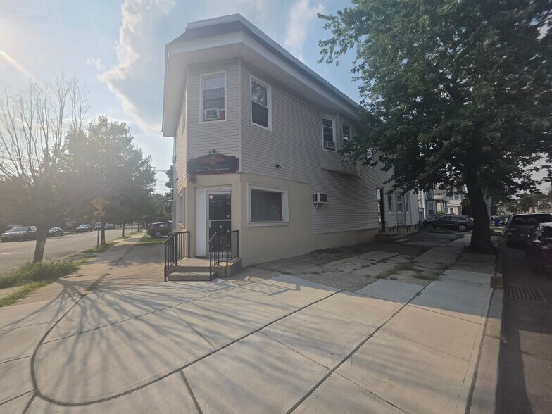 More Photos Of 17 Maolis Ave, Bloomfield Storefront Retail Residential For Sale