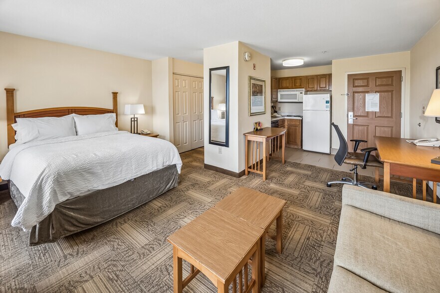 More Photos Of 10750 Gessner Rd, Houston Hotel For Sale