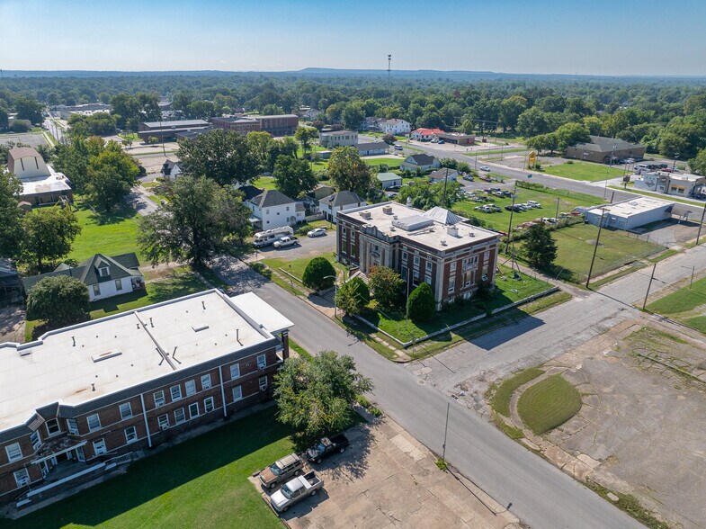 More Photos Of 401 E Broadway St, Muskogee Lodge Meeting Hall For Sale