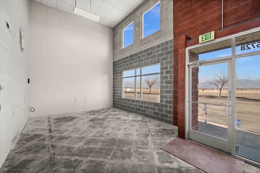 More Photos Of 6708-6732 S Airport Rd, West Jordan Warehouse For Lease