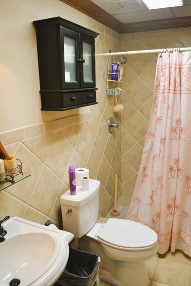 More Photos Of 7309 Hanover Green Dr, Mechanicsville Office For Sale