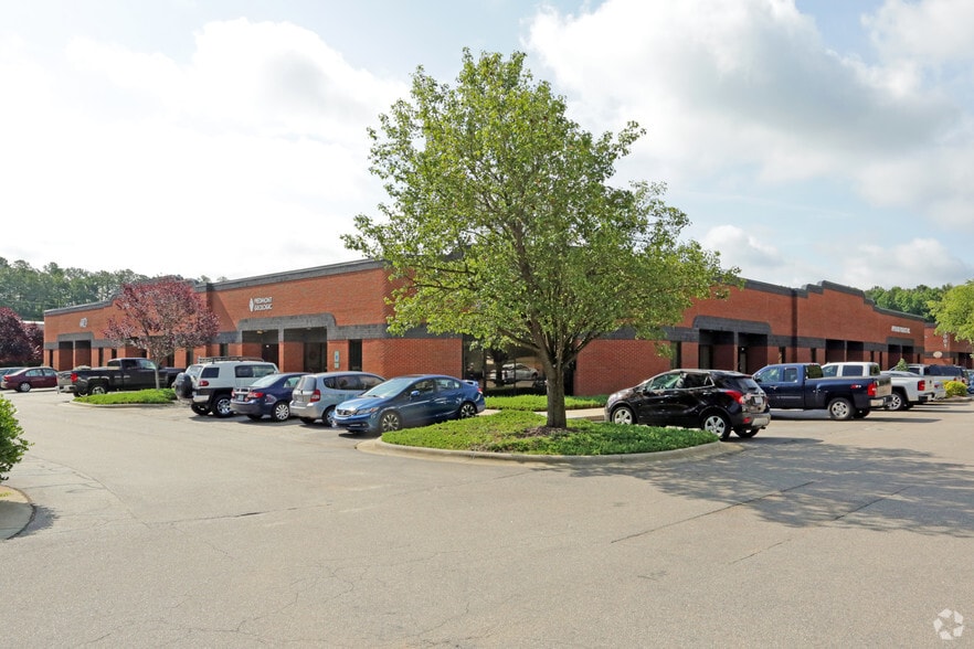 More Photos Of 5995-6005 Chapel Hill Rd, Raleigh Showroom For Lease