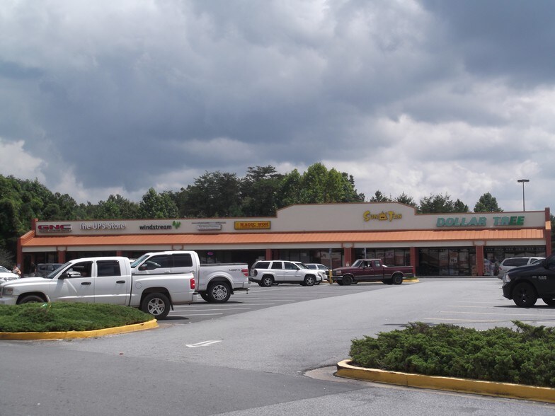 More Photos Of 400 Wal-Mart Way, Dahlonega Storefront For Lease