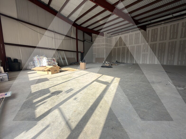 More Photos Of 14211 Hiram Clarke Rd, Houston Storefront For Lease