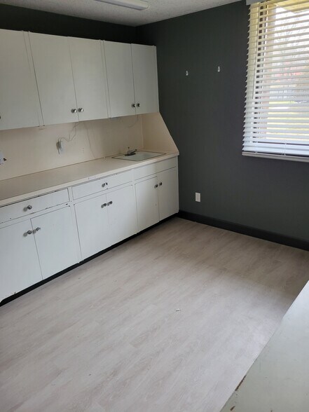 More Photos Of 305 Church St, Naugatuck Office For Lease