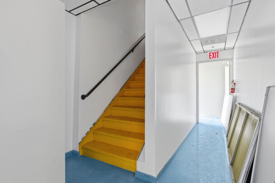 More Photos Of 200 Meacham Ave, Elmont Warehouse For Lease