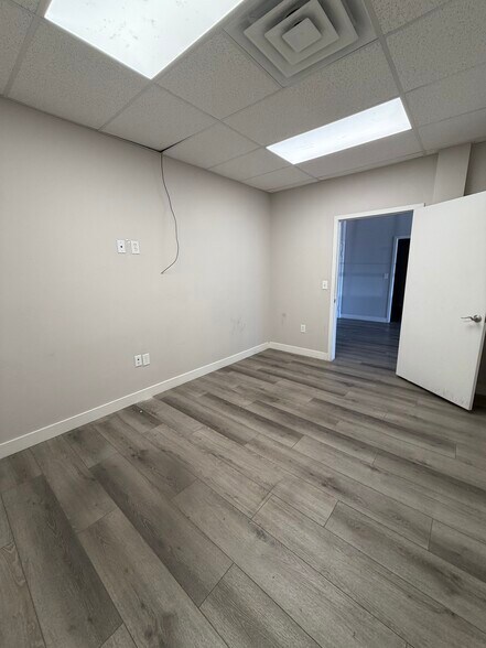 More Photos Of 3475 Boulder Hwy, Las Vegas Freestanding For Lease