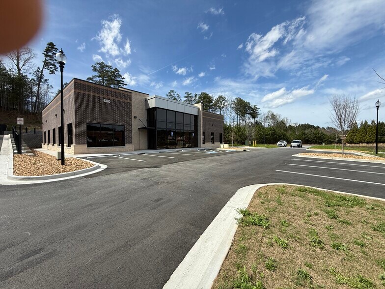 More Photos Of 640 Claremore Professional Way, Woodstock Medical For Lease