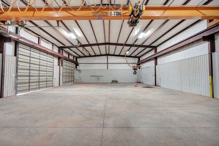 More Photos Of 10714 W County Road 72, Midland Warehouse For Lease