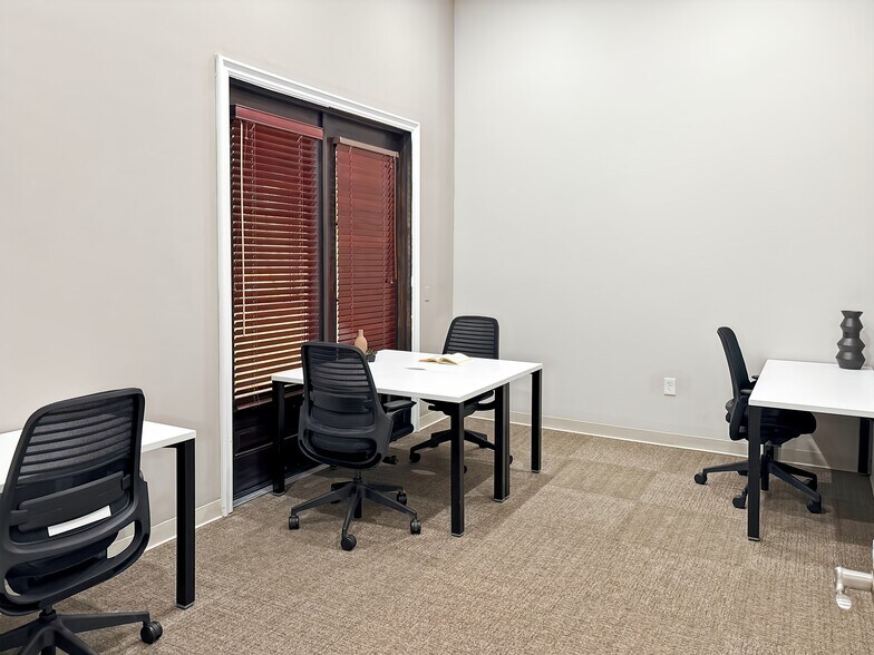 More Photos Of 890 W Elliot Rd, Gilbert Coworking Space