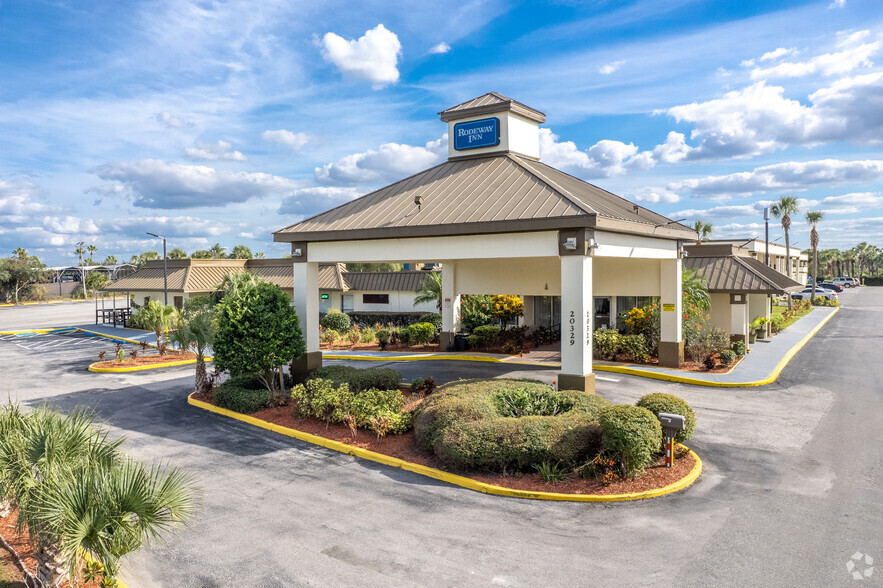 Primary Photo Of 20329 US Highway 27, Clermont Hotel For Sale