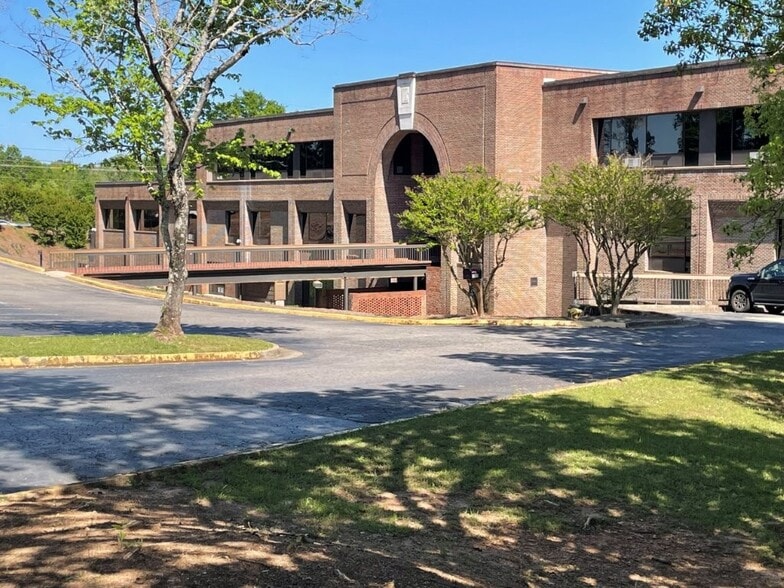 More Photos Of 3500 Riverside Dr, Macon-Bibb Religious Facility For Sale