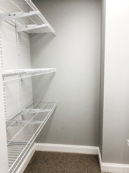 More Photos Of 5003 Southpark Dr, Durham Medical For Sale