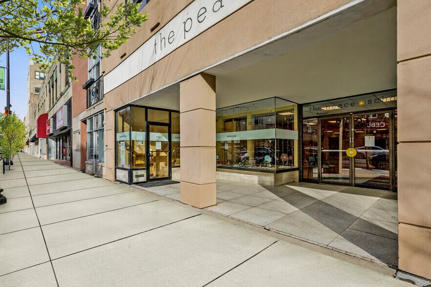 More Photos Of 3121 N Lincoln Ave, Chicago Loft Creative Space For Sale