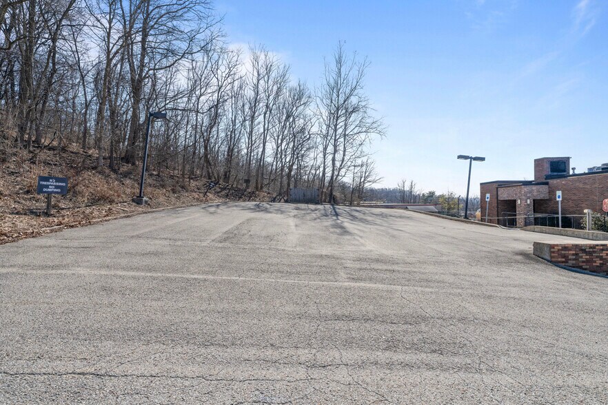 More Photos Of 2640 Pitcairn Rd, Monroeville Medical For Sale