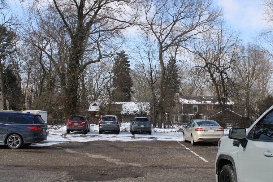 More Photos Of 867 High St, Worthington Office For Lease